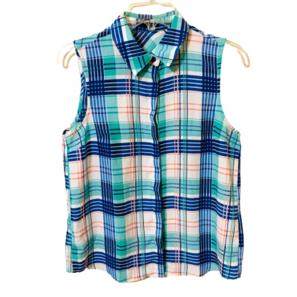 Forever 21 Sleeveless Button Up Shirt